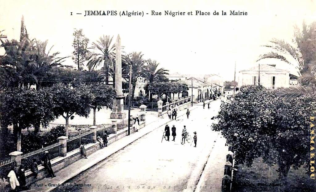 JEMMAPES - RUE NEGRIER ET PLACE DE LA MAIRIE.jpg